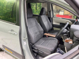 運転席シート廻りは使用感も少なく、良好な状態となっています。丁寧に使われていたことがよくわかりますね。