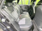 後部座席も気になるようなキズ・汚れやへたり等、大きなダメージはなく、良好な状態です。