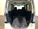 後席を格納すると、これだけの広さが!シーンに合わせたシートアレンジで、大きな荷物も積むことが出来ます♪