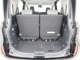 広々としていて、荷物が載せやすいトランクルームですよ(^^)/三列目シートを収納すれば、更に広くお使い頂けますよ♪