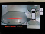 パノラミックビューモニター付きです。車両を上から見たような映像をモニター画面に表示。運転席からの目視では見にくい、車両周辺の状況をリアルタイムでしっかり確認できます。
