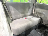 後部座席も気になるようなキズ・汚れやへたり等、大きなダメージはなく、良好な状態です。