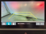 バックでの車庫入れも安心です! リアカメラが付いているバックモニター付のナビディスプレーを装備しております。操作線もついており距離感も画面から確認できます。