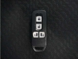 ◆スマートキー◆カギをバッグやポケットに入れたままでもドアロックの開閉ができる『スマートキー』付き!雨天や暗くなってもカギを取り出す必要がなくドアの開錠&エンジンも始動できます