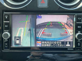 ナビ画面にアラウンドビュ-モニタ-の映像を映し出しています。  狭い場所での車庫入れをサポ-トしてくれる便利アイテムです。