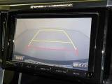 バックモニターも装備しております。バックギアに入れるとナビ画面に車の後方が映し出されます。これで後方確認も安心!