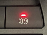 【電動パーキングブレーキ】パーキングブレーキを指先だけで操作可能です!力の弱い人にも安心してブレーキをかけていただけます!
