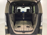リアシートを倒すと、ラゲッジスペースを広くお使いいただけます!