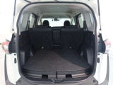 ワゴンならではの広々としたラゲージスペースを備えています。ライフスタイルに合わせていろいろな物を積み込めます!