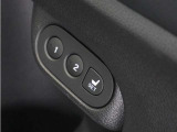 【ドライビングポジションシステム】Hondaスマートキー、DRIVER1・DRIVER2のそれぞれにシート位置を記憶でき、乗車時に使用キーを判別して自動で調整を行います。