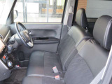 ベンチシート仕様です。