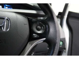 Hondaセンシングの機能のひとつ、アダプティブクルーズコントロール付!アクセルから足を離しても設定したスピードと前車との車間を保ち走行してくれます!車線維持もアシスト☆高速道路で疲労軽減ですね☆