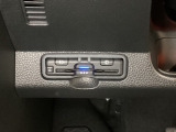 ハンドルの左下にETCがついています。高速道路の料金所の通過も楽々です。 カードの取り出しもしやすい場所についています。