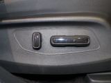 【パワーシート】メモリー機能付きパワーシート装備車です。電動でシートが動きます、高級感がありとても便利な機能です!