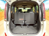 普段のお買い物や通勤、送迎等に十分な荷室スペースを確保しております。セカンドシートを倒すと、大きな荷物の積載も可能です♪