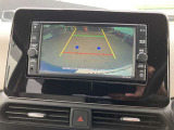 バックモニター バック時も安心です。