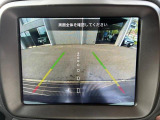 リバースポジションにシフトすると自動的にカメラが作動、ナビゲーション画面に後方の視界が映し出される、安心のバックカメラを装備。