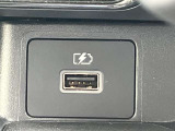 USBソケット装備!走行中にスマートフォンやタブレット端末を充電する事ができます(^^)v