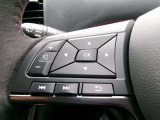 ハンドルスイッチで車両設定・オーディオの選曲や音量調整などが出来、安全性もアップ。