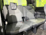 3列目シートはもちろん状態良好☆大人でもゆったりと座って頂けますので、大人数でのお出かけもラクラクです♪ご家族で、気の知れた仲間で、ドライブに行くのが楽しみですね♪