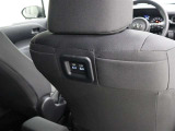 充電用USB端子(Type-C)[運転席シートバック]が装備されています。