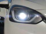 切れにくく明るい!LEDヘッドライト装備