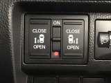 【両側パワースライドドア】両側がパワースライドドアになっており、運転席のスイッチやスマートキーでも開閉が可能です!開口部も広いので乗り降りも楽々♪