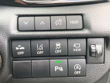 【スズキ】デュアルセンサーブレーキは、前方の車両や歩行者を2種類のセンサーで検知し、衝突の危険がある場合にブレーキを作動。事故リスクを軽減し、安全な運転をサポートします。