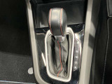 操作しやすい位置にあるシフトレバー!