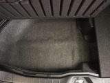 トランク下にも収納がありますので、普段使わないものなどを入れておけば収納力アップ!