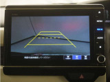 バックカメラ搭載です!車庫入れが苦手な人はもちろん、車両感覚に自信がある人にもお勧めです!見えない箇所が見えるようになるので、低い障害物や隠れてしまっている子供の存在等にも気付く事が出来ます。