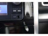 スマートフォンやiPodに入れた音楽を楽しめるAUXを装備しています。AUXは直接カーオーディオに接続できるため、Bluetoothなどよりも高音質な音楽が楽しめます。