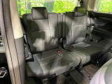 3列目シートはもちろん状態良好☆大人でもゆったりと座って頂けますので、大人数でのお出かけもラクラクです♪ご家族で、気の知れた仲間で、ドライブに行くのが楽しみですね♪