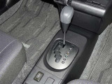 操作が楽なフロアシフト、インパネ周りもすっきりしています。