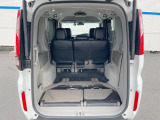 後席を格納すると、これだけの広さが!シーンに合わせたシートアレンジで、大きな荷物も積むことが出来ます♪