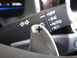 マニュアル車のような感覚で、ワインディングロードでも車を操れるパドルシフト付きです。長い下り坂でのエンジンブレーキや、高速道路の合流の際の加速も思いのままです。
