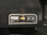ハンドルの左下にETC2.0がついています。高速道路の料金所の通過も楽々です!。 カードの取り出しもしやすい場所についています。