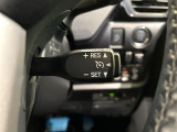 【クルーズコントロール】高速道路もラクラク走行。アクセルを離しても一定速度で走行ができ、長距離運転時の負担を軽減!加速・減速も簡単なスイッチ操作で調整できます。
