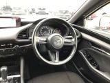 現在のMAZDA車はインパネ配置が視線の動きが少なくなるように設計レイアウトされています☆ひとつひとつの部品からMAZDAの安全に対するこだわりを感じる事が出来ます☆