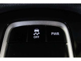 ダイナミックで力強い加速感が得られるPWRモードへの切替えができます。山道などの急な上りなどで活躍してくれますし、高速での合流などで、もう少しパワーが欲しい時などにも便利です。