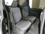 後部座席も広々としています!