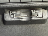 【ETC車載器】がついておりますので高速道路などの有料道路の料金所を停止することなく通過できます。当店でセットアップも可能ですのでご納車当日よりご利用いただけます。