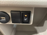 シートヒーターが付いています!寒い日に便利な装備ですね。