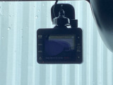ドライブレコーダー付きです!!映像・音声などを記録する車載装置です。 もしもの事故の際の記録はもちろん、旅行の際の思い出としてドライブの映像を楽しむことができます!!