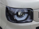 【ヘッドライト】省電力で長寿命の明るく運転しやすいLEDヘッドランプです。明るく照らすので暗い夜道からお客様を守ってくれます。