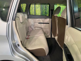 後部座席も気になるようなキズ・汚れやへたり等、大きなダメージはなく、良好な状態です。
