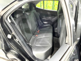 後部座席も気になるようなキズ・汚れやへたり等、大きなダメージはなく、良好な状態です。