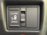 【パワースライドドア】スマートキーや運転席のスイッチでスライドドアの開閉が可能♪電動だから力を入れてドアを開ける必要が無く、小さいお子様でも、重い荷物を持っている時もラクに開け閉めできます♪