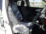 ★運転席・助手席ともにシートヒーター付★冬の朝方や夜乗られる時にはもってこいの装備です。約20秒くらいで腰あたりからジワーッと温かくなります!