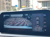 【パノラミックビューモニター】専用のカメラにより、上から見下ろしたような視点で360度クルマの周囲を確認することができます☆死角部分も確認しやすく、狭い場所での切り返しや駐車もスムーズに行えます。